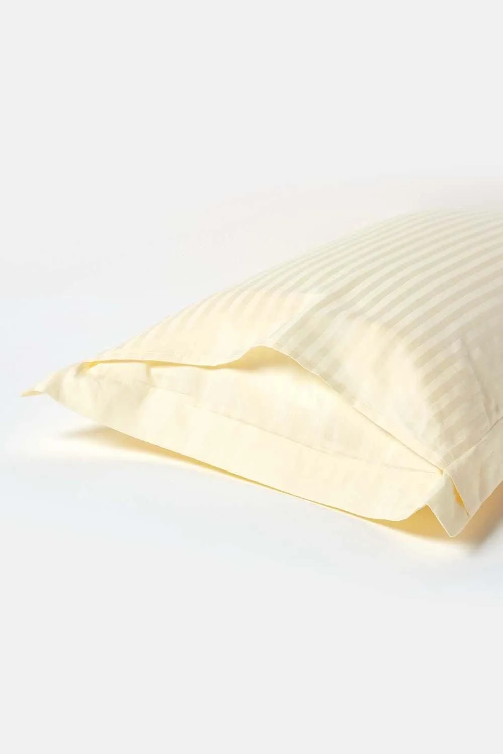 Homescapes Egyptian Cotton Ultrasoft King Size Oxford Pillowcase 330 TC in Bright Yellow 3