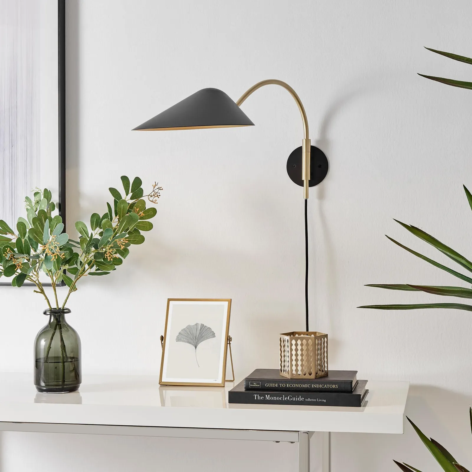 FurnitureboxUK Poppy Brushed Brass Retro Wall Lamp With Matte Black Shade in Gold