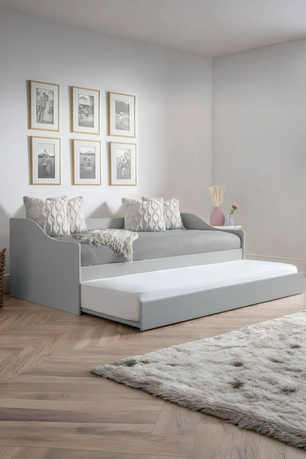Julian Bowen Elba Daybed with pull-out Trundle in Grey 1