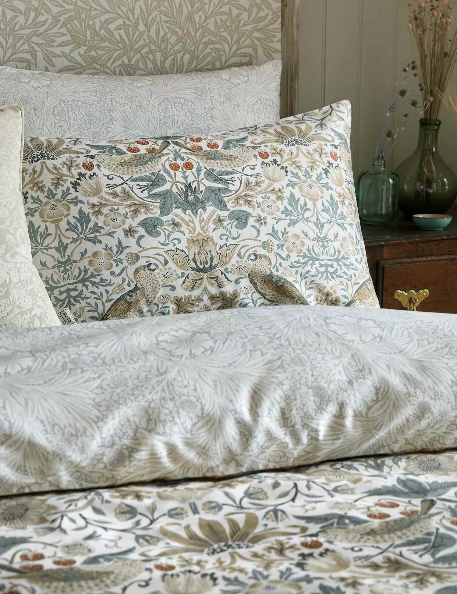 William Morris At Home Set of 2 Strawberry Thief Pure Cotton Pillowcases Multi