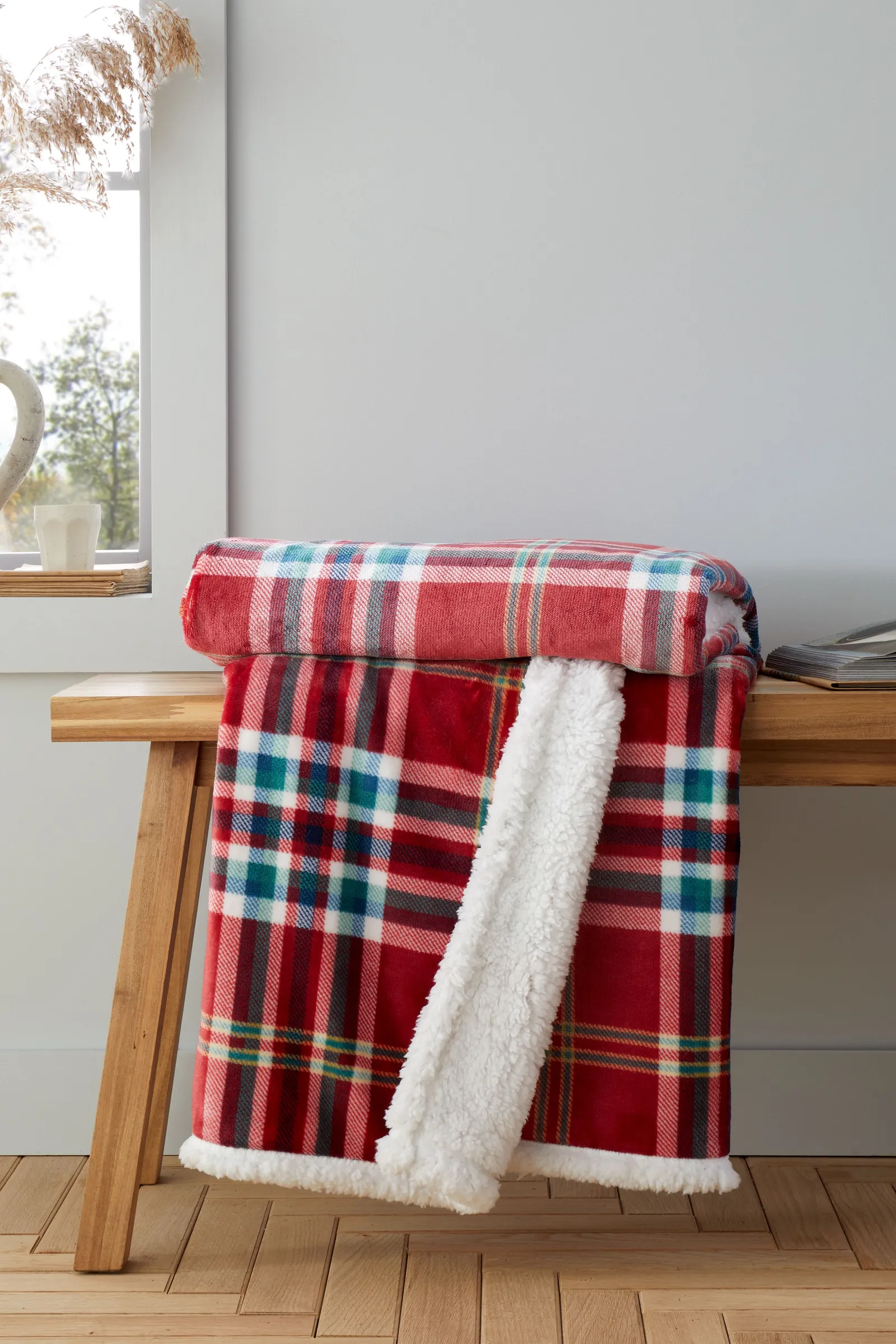 Catherine Lansfield 'Cosy Kelso Check' Blanket Throw in Red
