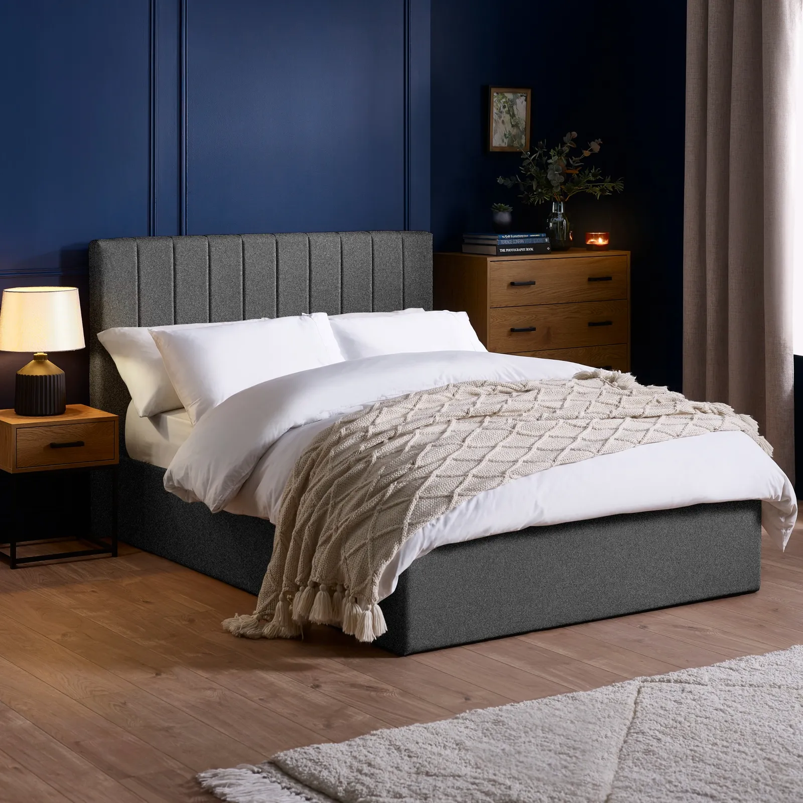 Aylen - King Size - Ottoman Storage Bed - Dark Grey - Fabric - 5ft 1