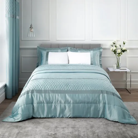 Catherine Lansfield Sequin Cluster Bedspread 1