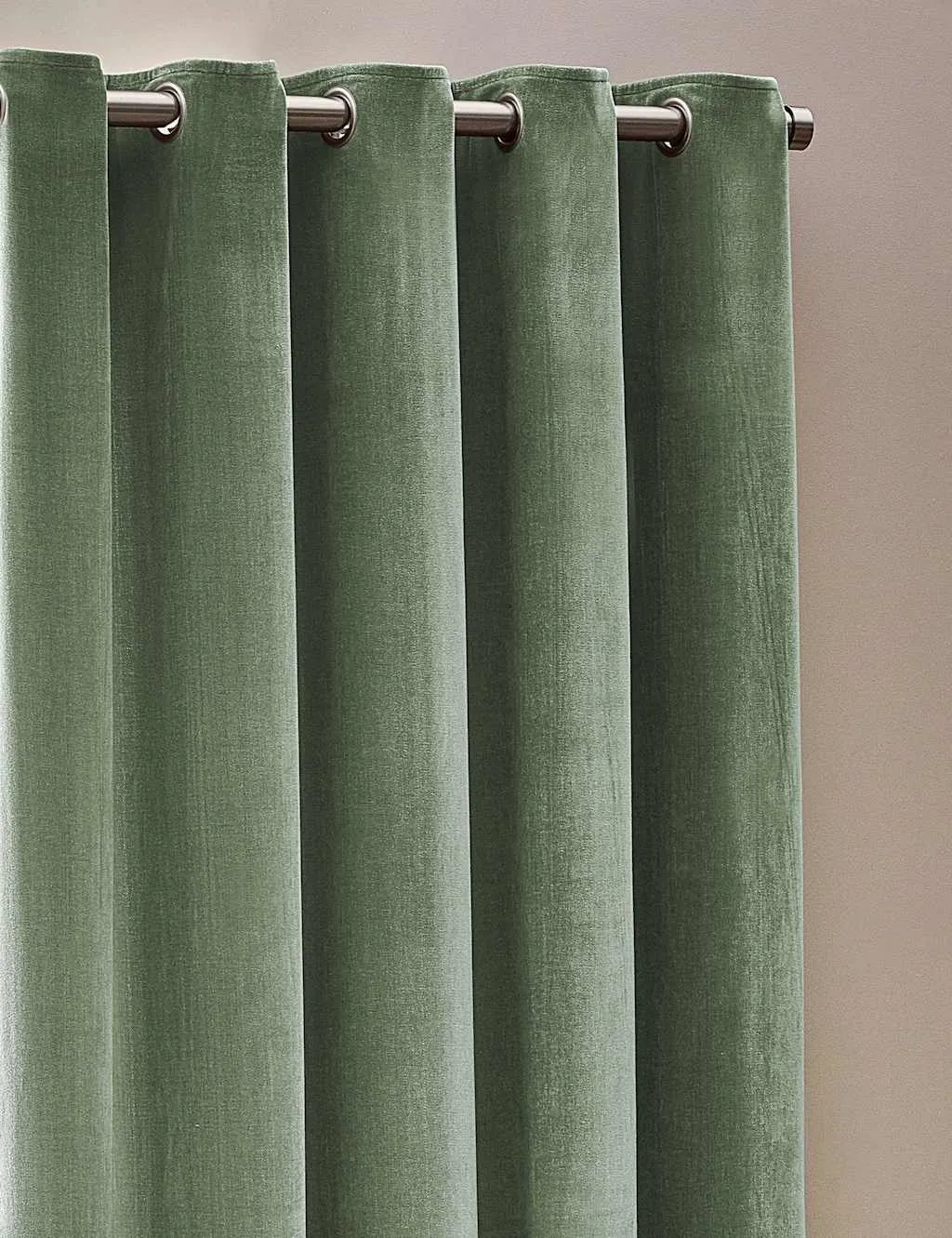 YARD Chenille Velvet Eyelet Curtains Light Green
