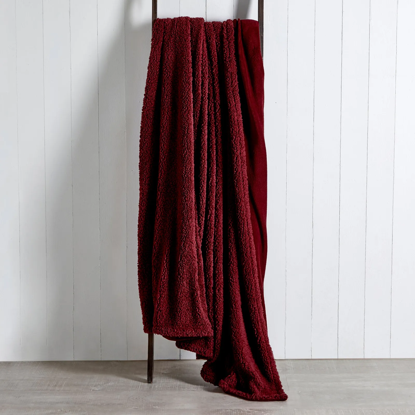 Reversible Teddy Throw Red