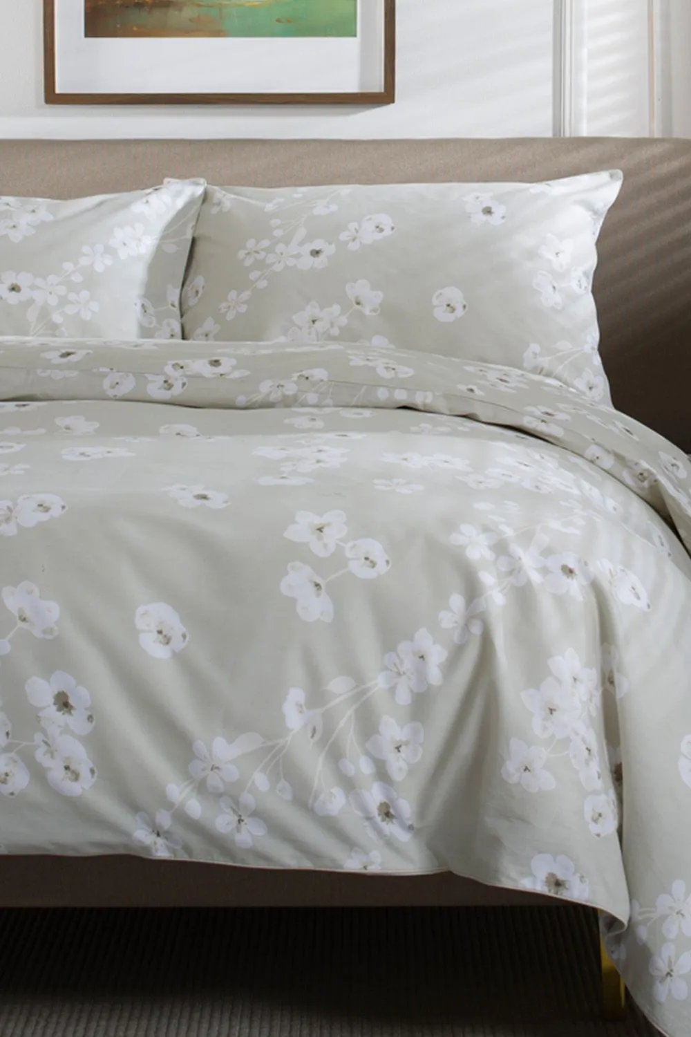 The Lyndon Company Petite Fleure Printed 100% Cotton Duvet Cover Set with Piped Edges in Natural 2