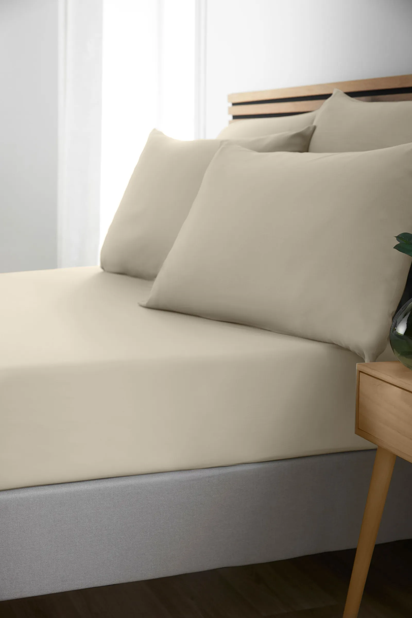 Catherine Lansfield So Soft Non Iron Fitted Sheet in Natural 1