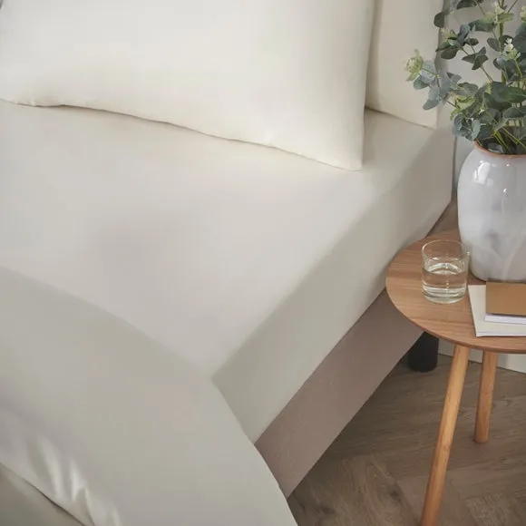 Super Soft Ivory Recycled Polyester Fitted Sheet 1