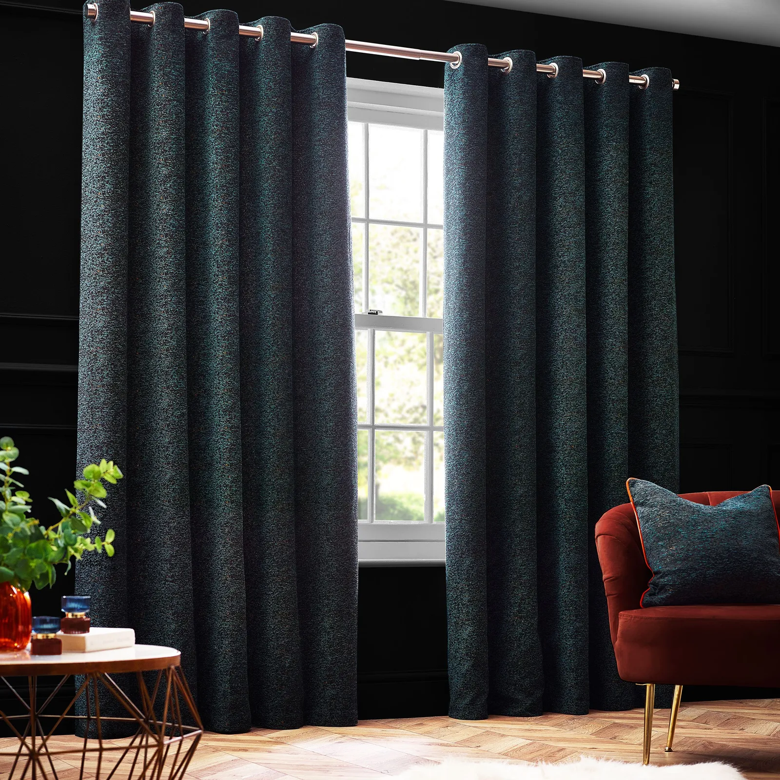Paoletti Galaxy Chenille Piped Cushion in Emerald 4