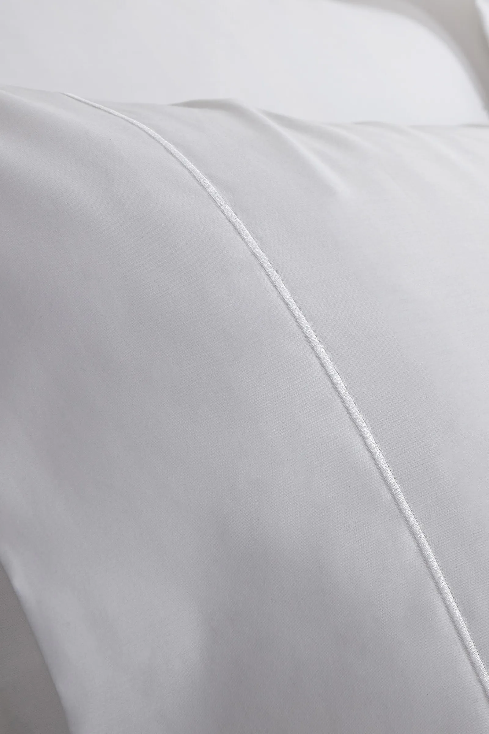 Bianca Luxury 800 Thread Count Cotton Sateen Duvet Cover Set in White 2