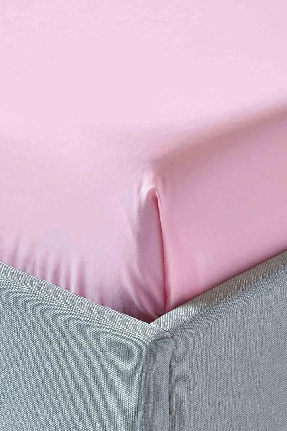 Homescapes Egyptian Cotton Flat Sheet 200 Thread Count in Pink 3