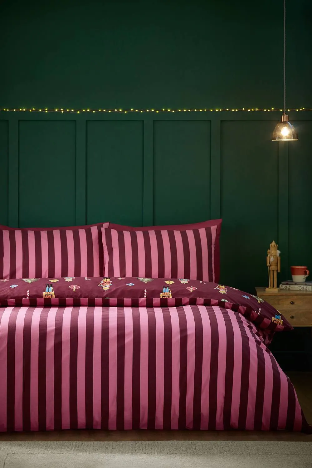 Catherine Lansfield 'Christmas Nutcracker Stripe' Reversible Duvet Cover Set in Plum 2