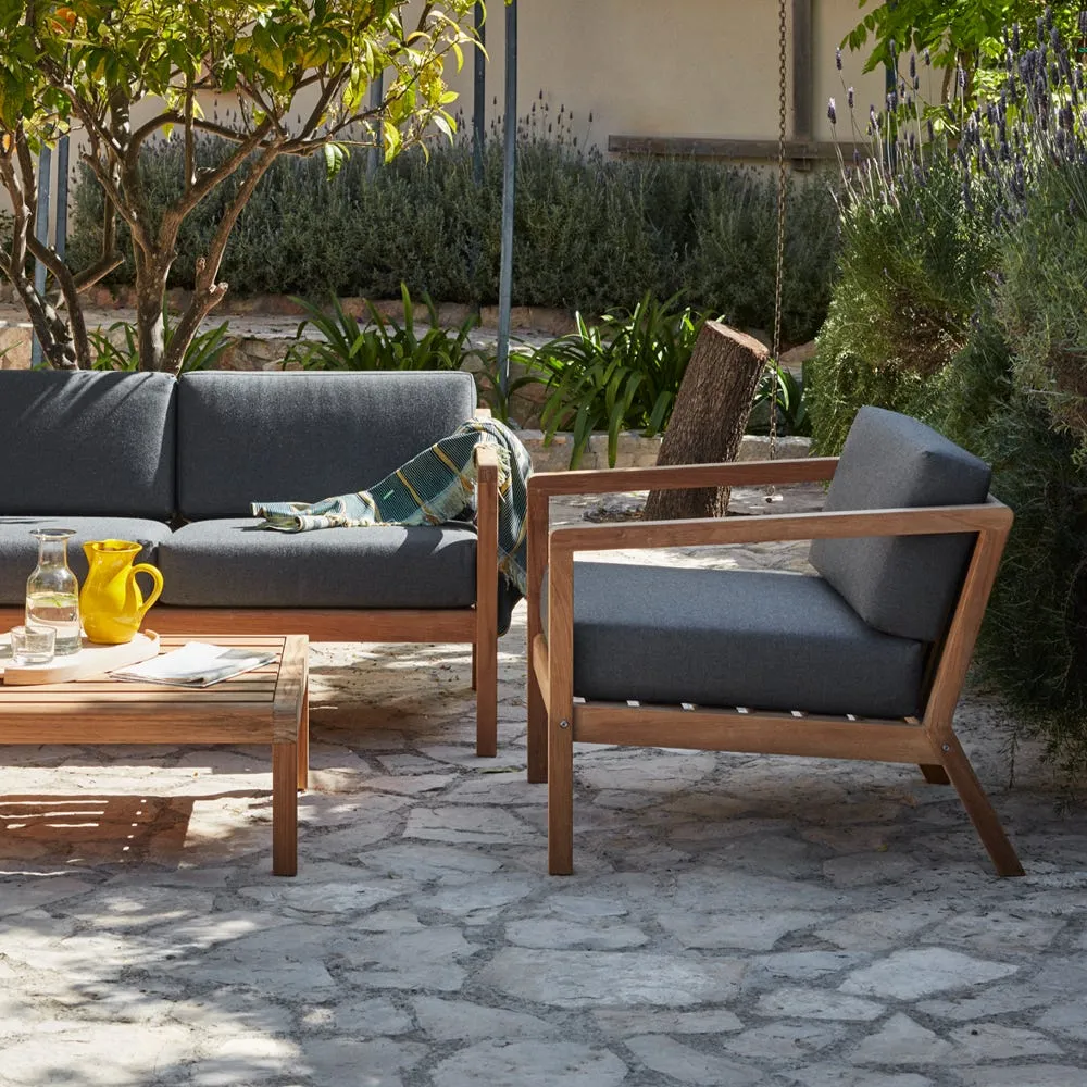 Fritz Hansen Virkelyst Outdoor Lounge Chair in Yellow Stripe 4