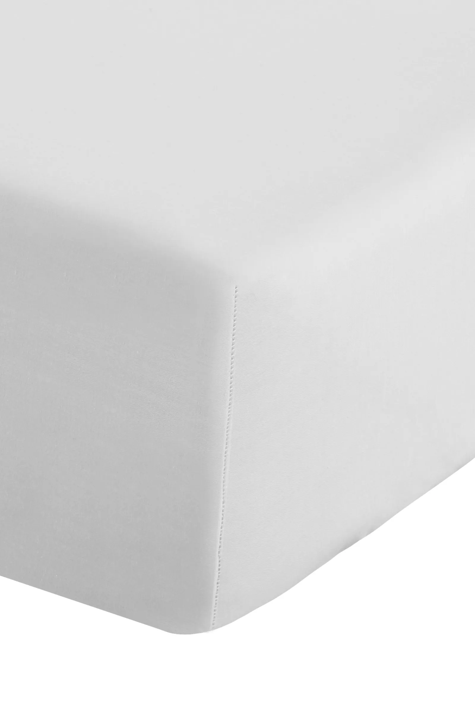 Catherine Lansfield 'Easy Iron Percale' Combed Polycotton 25cm Depth Sheet in White 2