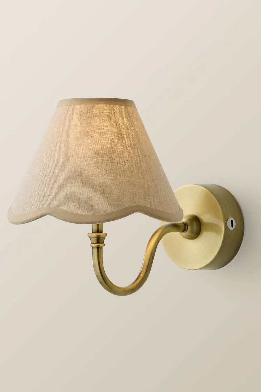 ValueLights Lowe Scallop Flower Shade Metal Portable Rechargeable Wall Light in Gold 3