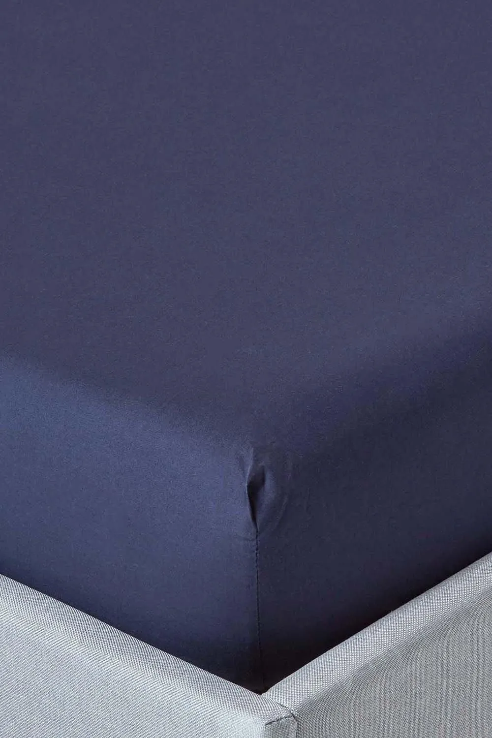 Homescapes Egyptian Cotton Deep Fitted Sheet 18 inch 200 Thread Count in Navy 1