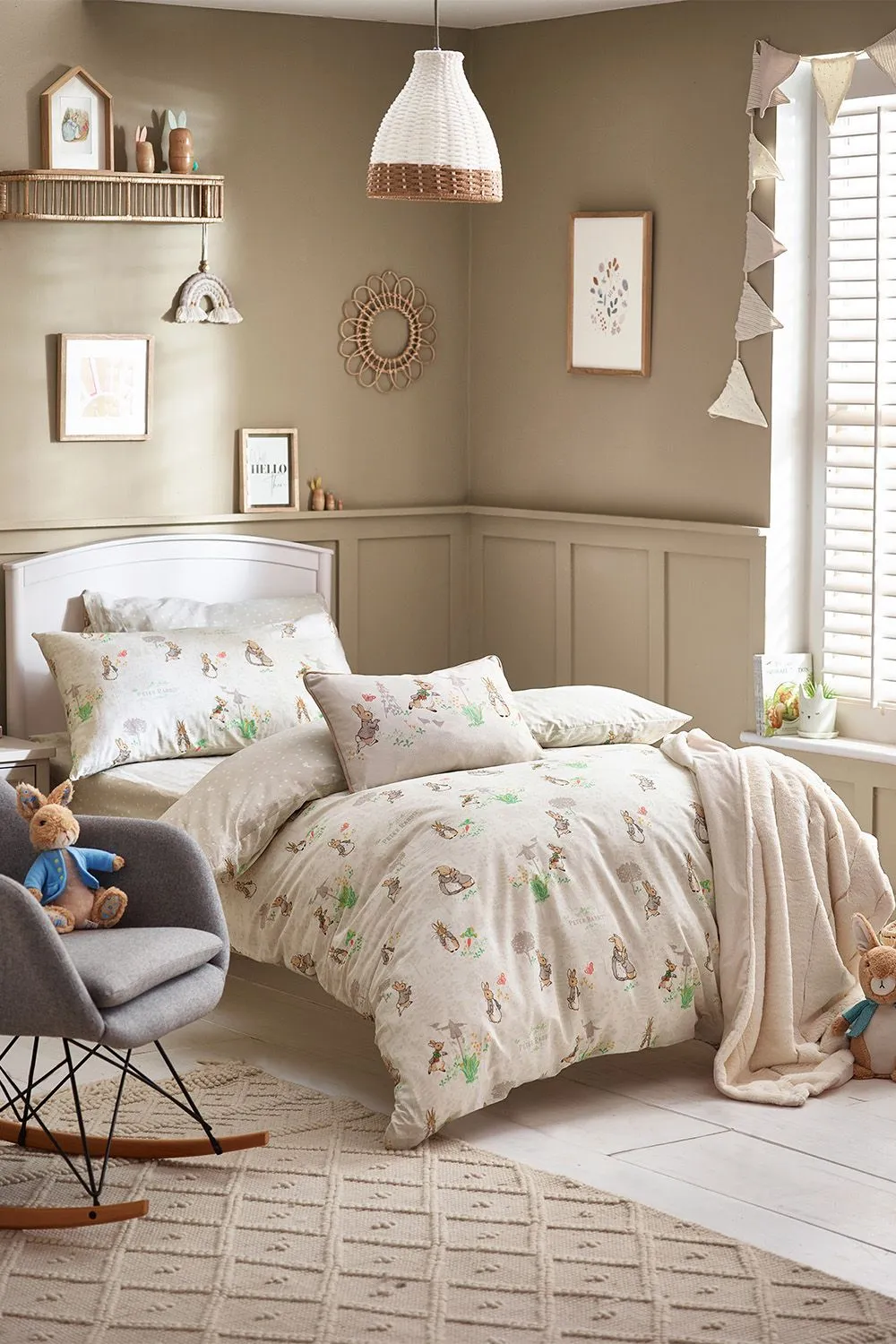 Peter Rabbit ™ Classic 100% Cotton Reversible Duvet Cover Set in Natural