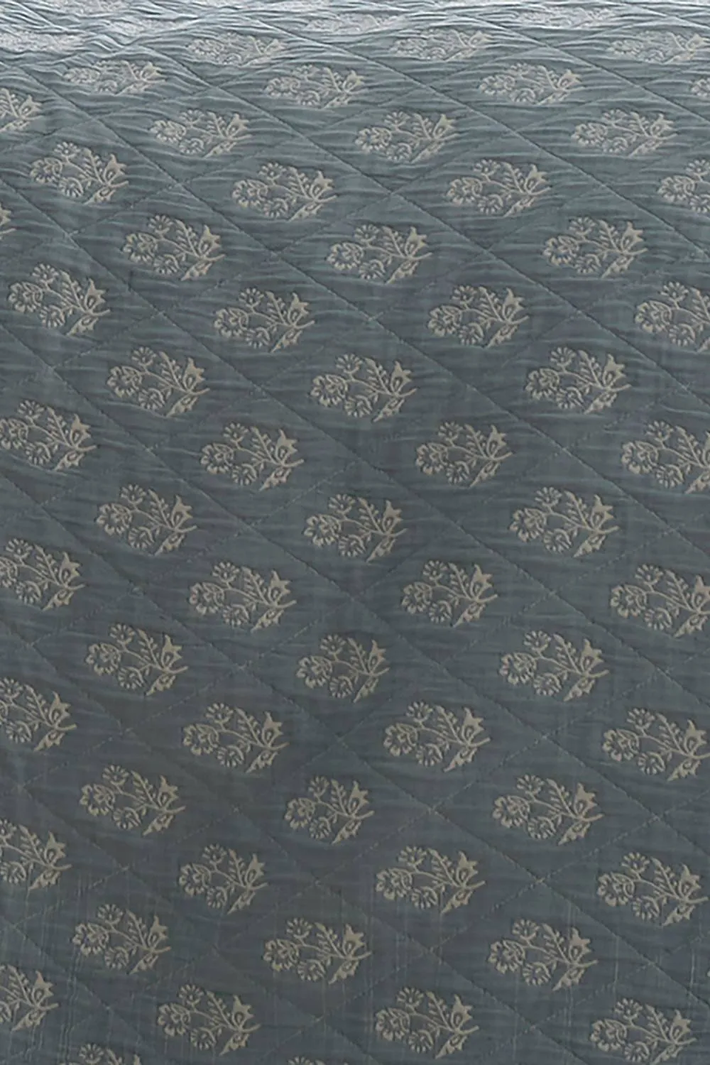 Dreams & Drapes 'Block Floral' Quilted Bedspread in Blue 2