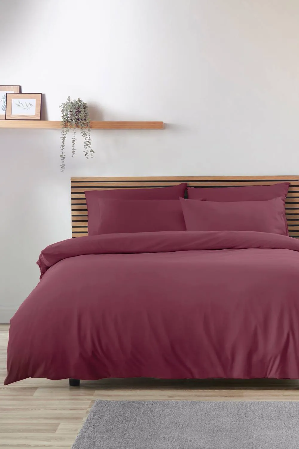 Catherine Lansfield So Soft Non Iron Duvet Cover Set in Burgundy 1