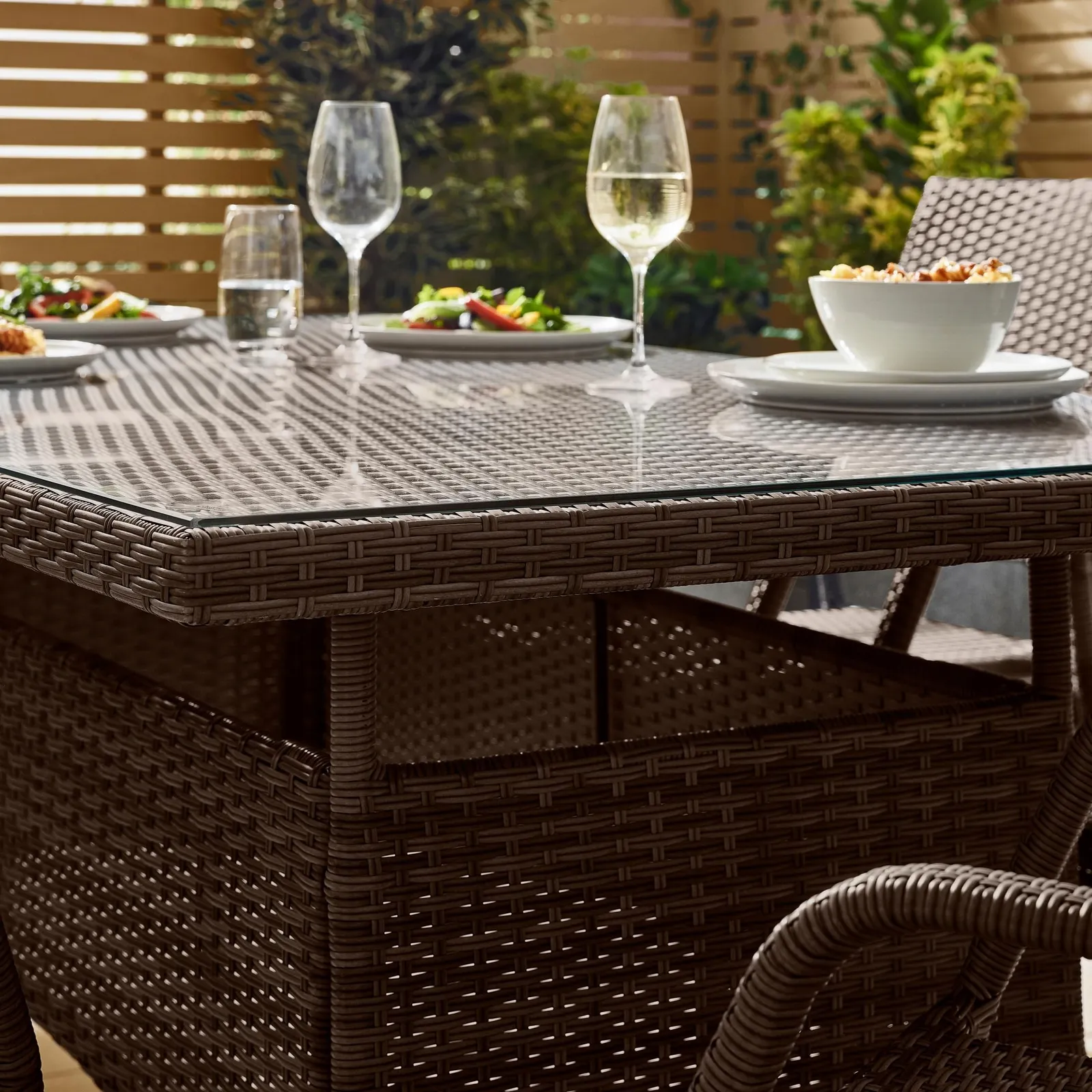 FurnitureboxUK Antigua 6 Seater Rattan Outdoor Garden Dining Set, PE Rattan, 6 Seat Garden Table & Chair Set, Weather Resistant in Brown 3