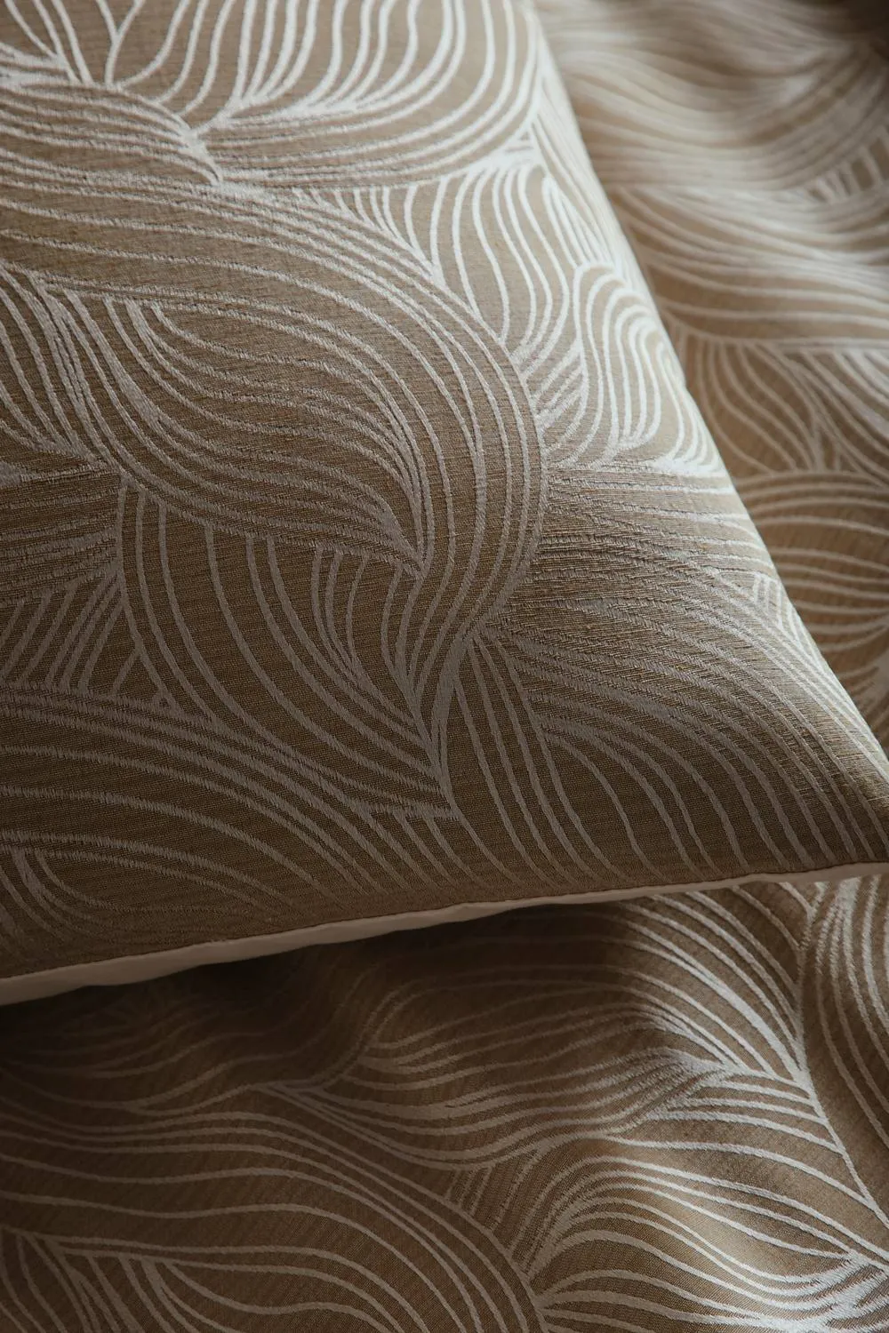 Laurence Llewelyn-Bowen 'Venus Grace' Jacquard Duvet Cover Set in Natural 3