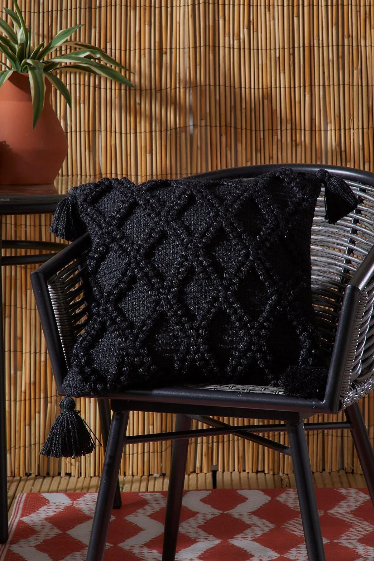Drift Home 'Alda' Outdoor Durable Garden Filled Bench Cushion in Black
