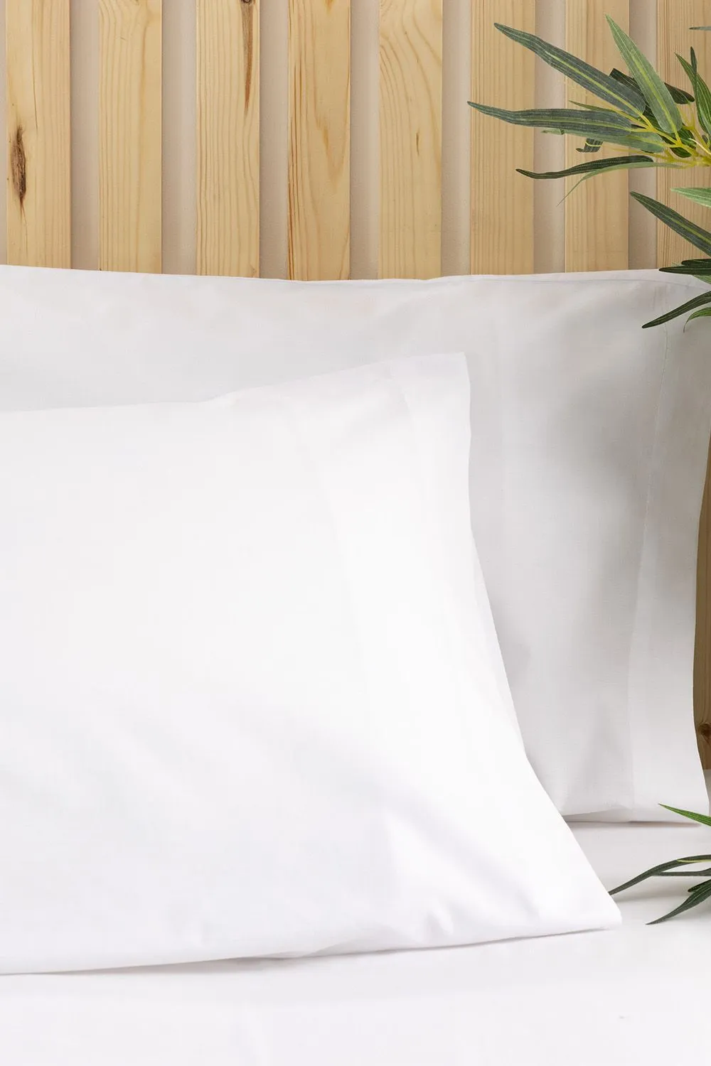 Belledorm Easy Care 200 Thread Count Cotton Polyester Percale Housewife Pillowcase in Rose 2