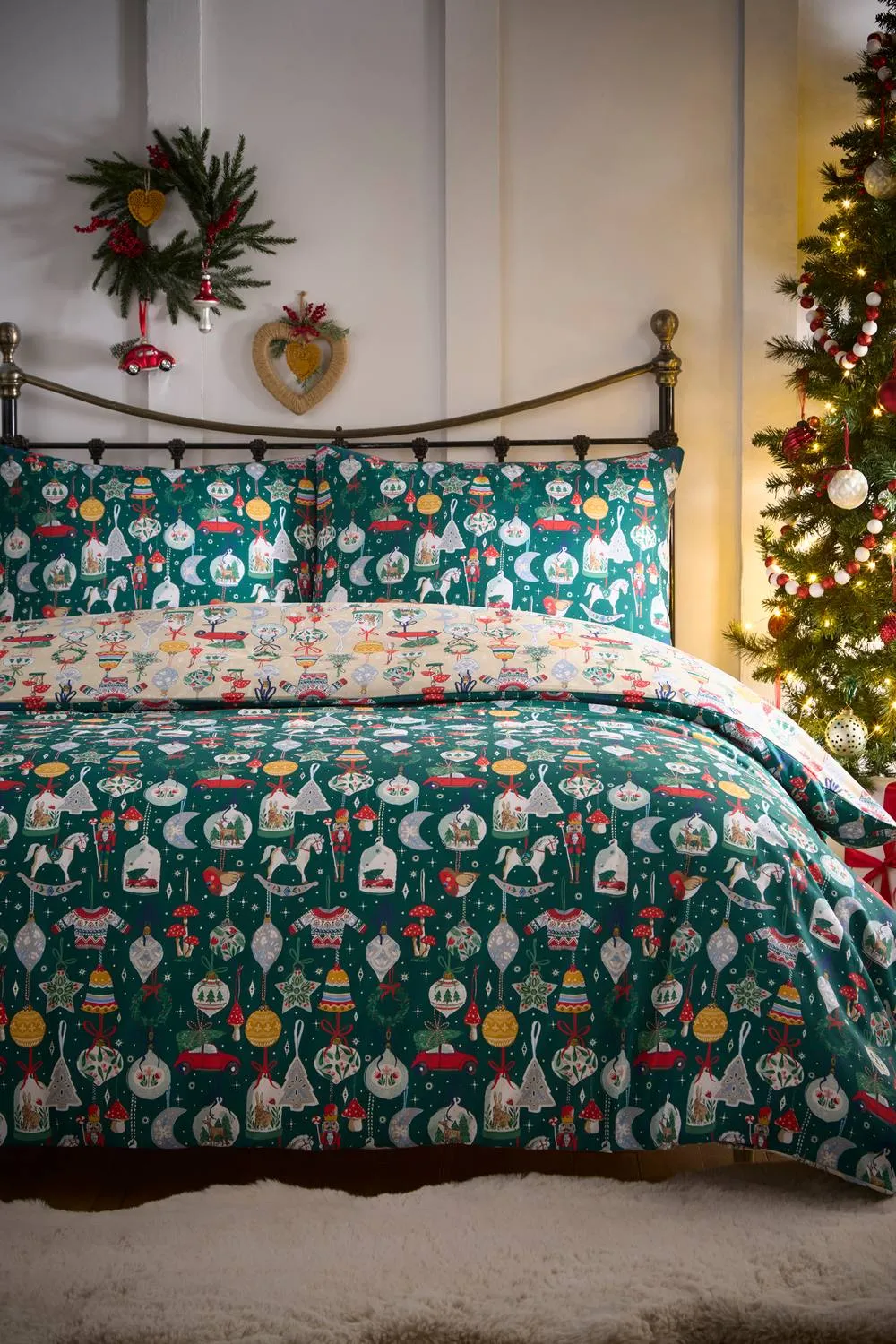 Fusion 'Christmas Ornaments' Festive Print Duvet Cover Set in Green