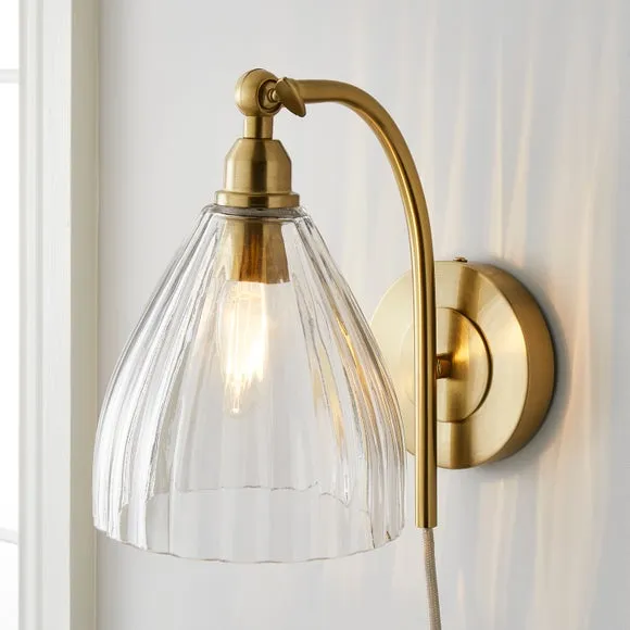 Churchgate Allexton Plug In Wall Light 1