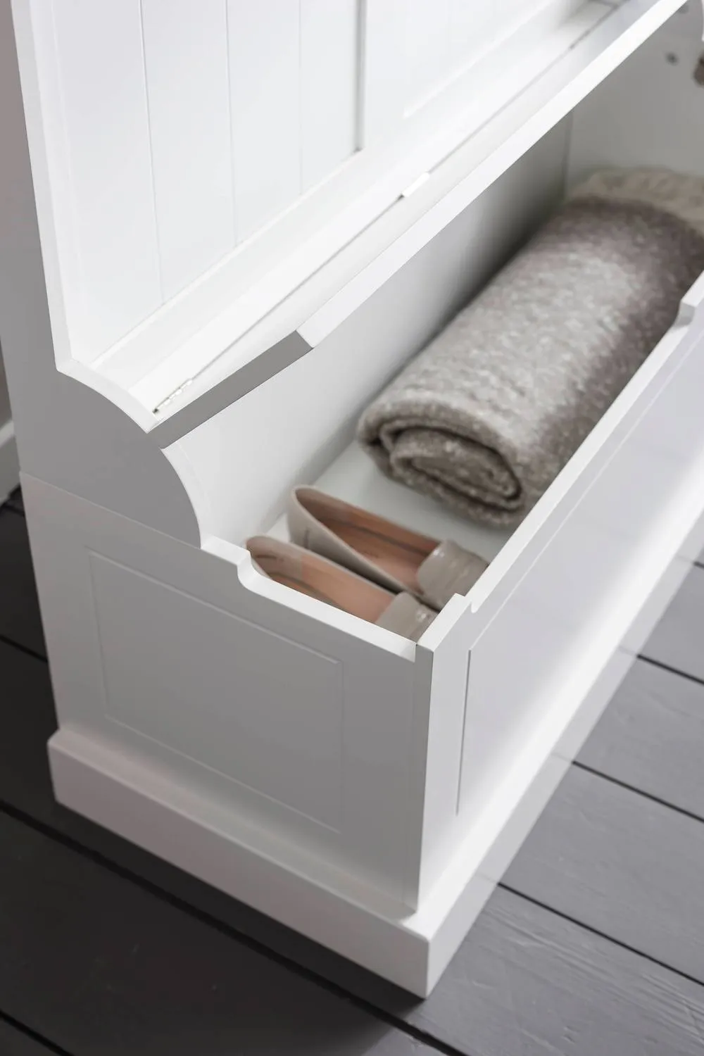Nöa and Nani Brittany Hallway Bench and Coat Hook Shoe Storage in White 3