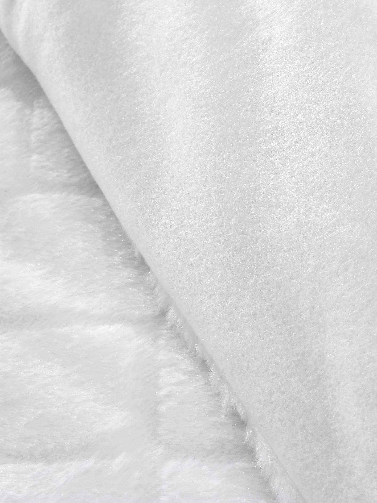 Catherine Lansfield 'Cosy Diamond' Soft & Warm Faux Fur Fleece Duvet Cover Set in White 3