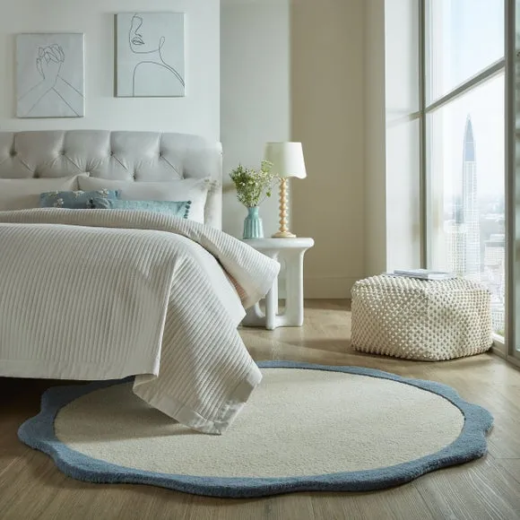 Bonnie Scallop Border Wool Round Rug 1