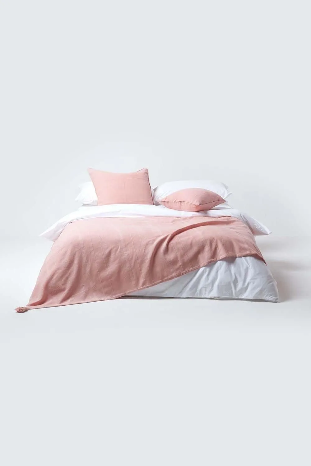Homescapes Cotton Rajput Ribbed Cushion Cover in Pink 4