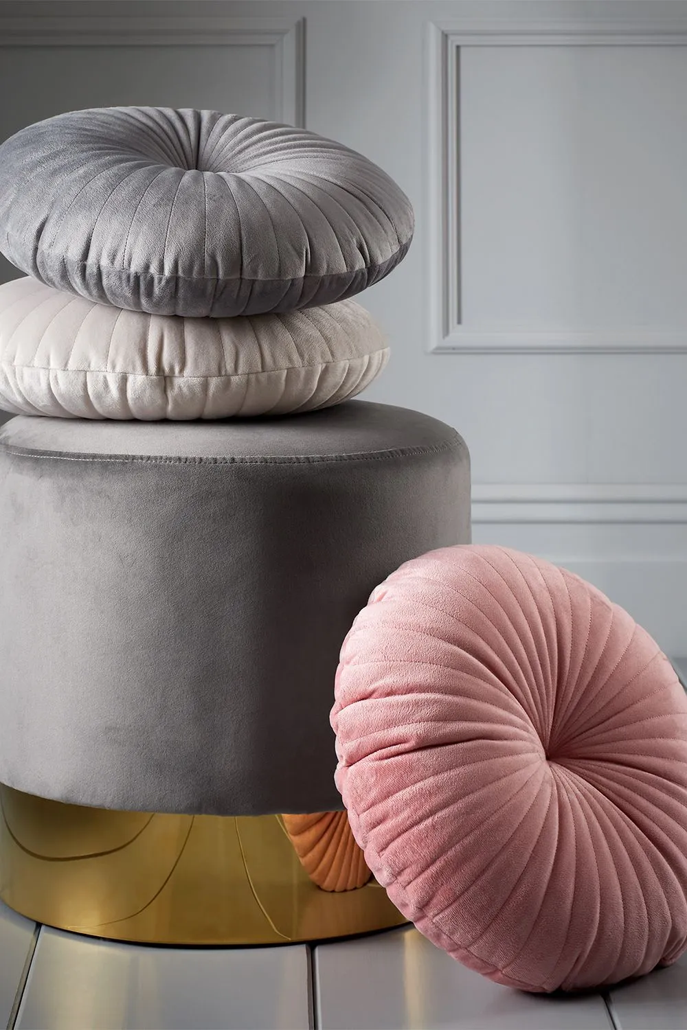 Catherine Lansfield 'Round' Cushion in Pink 3