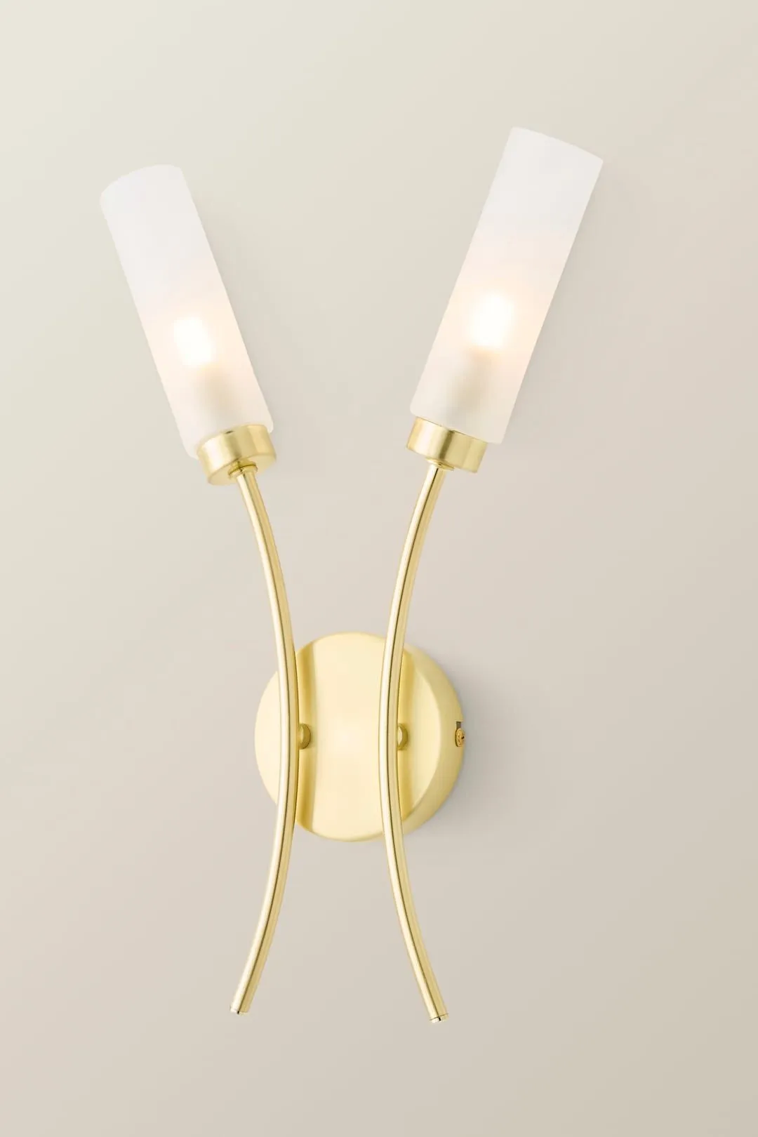 ValueLights Maya 2 Way Curved Upright Reed Shaded Wall Light in Gold 3