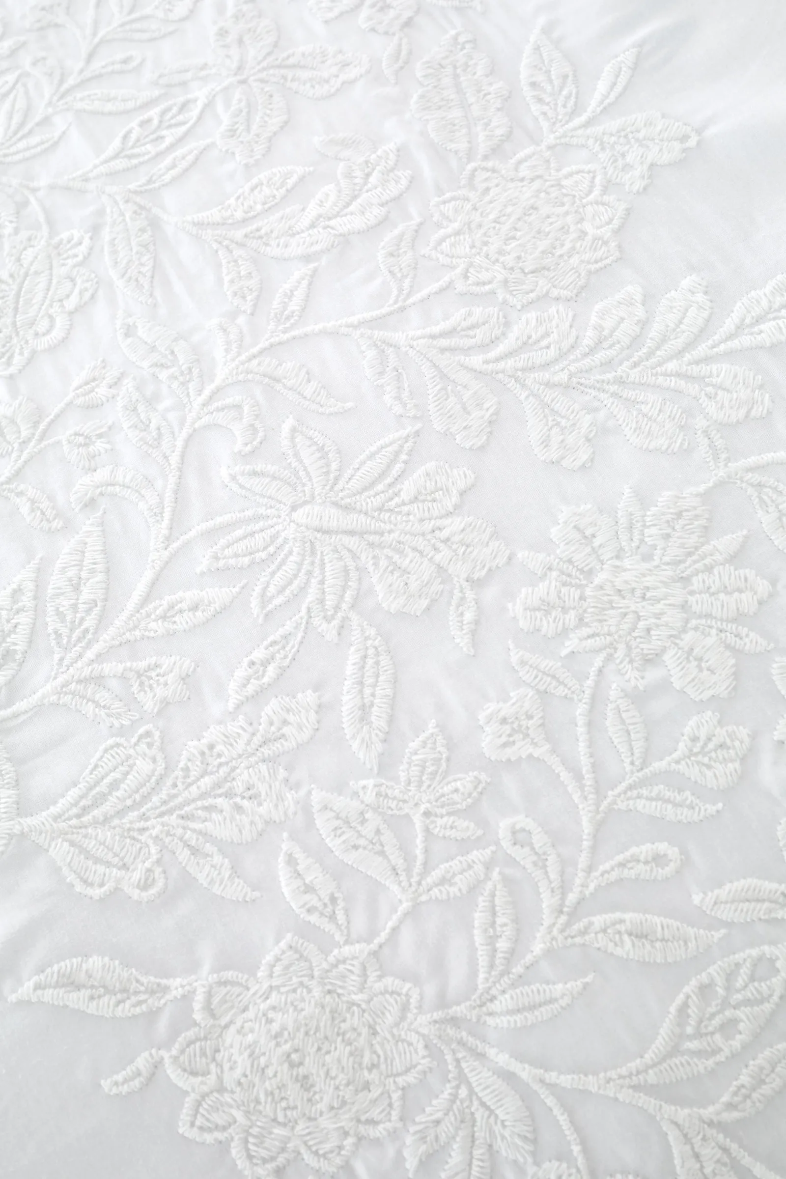 Bianca 'Embroidery Floral' 200 Thread Count Cotton Duvet Cover Set in White 5