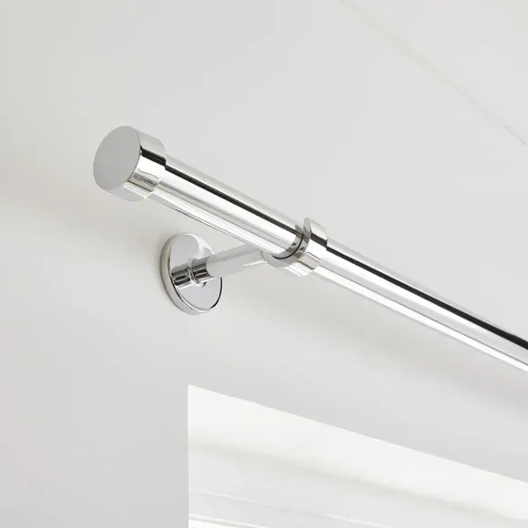 Trinity Fixed Metal Curtain Pole 1