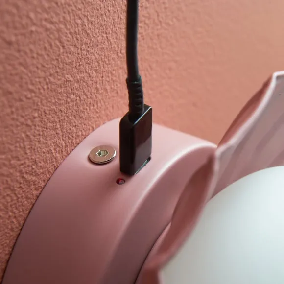 Scallop Rechargeable LED Touch Dimmable Wall Light 4
