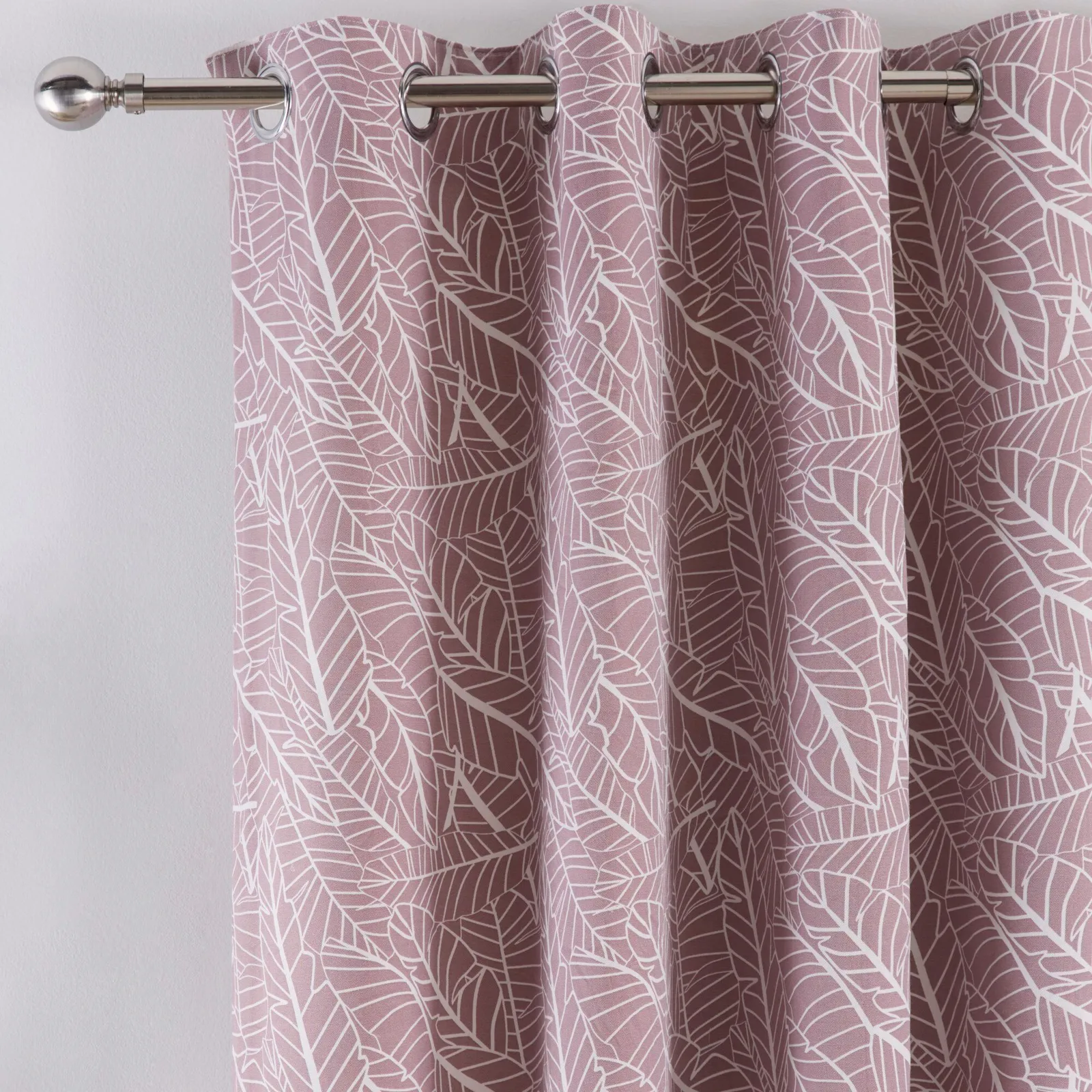 Portfolio Home Madison Botanical Leaves Fully Lined Eyelet Curtain Set in Mauve 2