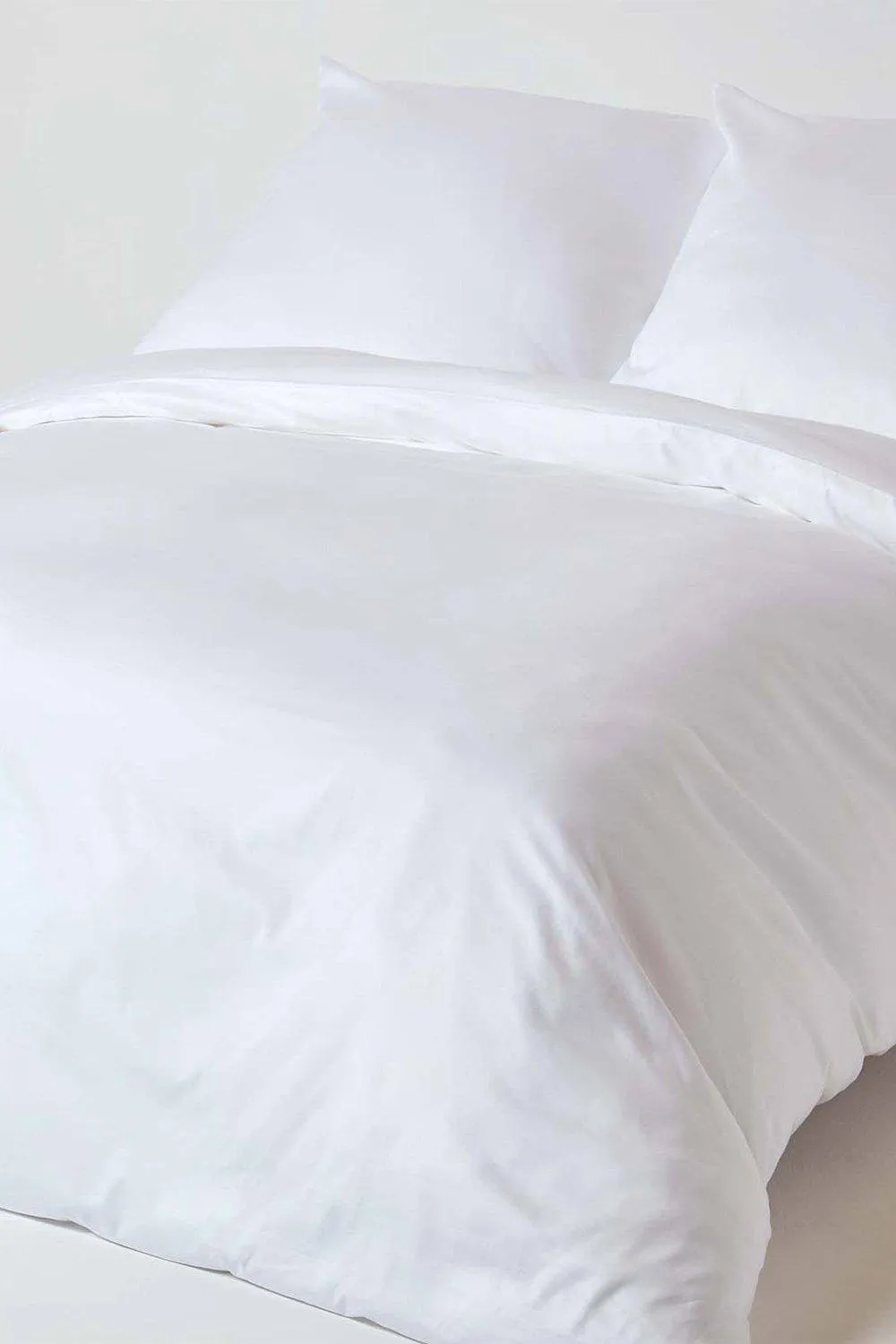 Homescapes Continental Sateen Cotton Duvet Cover Set 400 TC in White