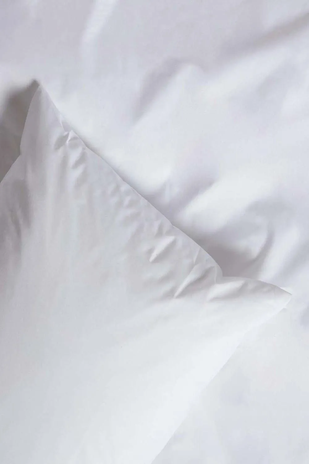 Homescapes Polypropylene Waterproof Pillow Protector Pair in White 6