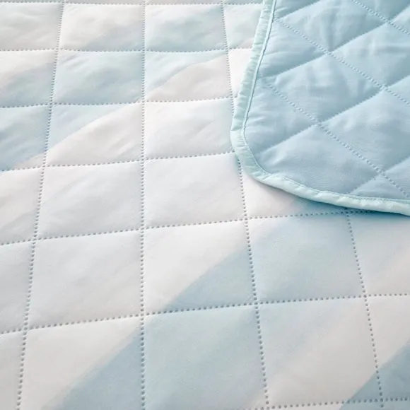Pinsonic Stripe Bedspread 150cm x 200cm 2