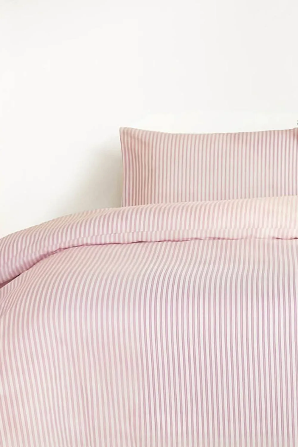 Martex Studio Edition Pinstripe Duvet Cover Set in Pink 2