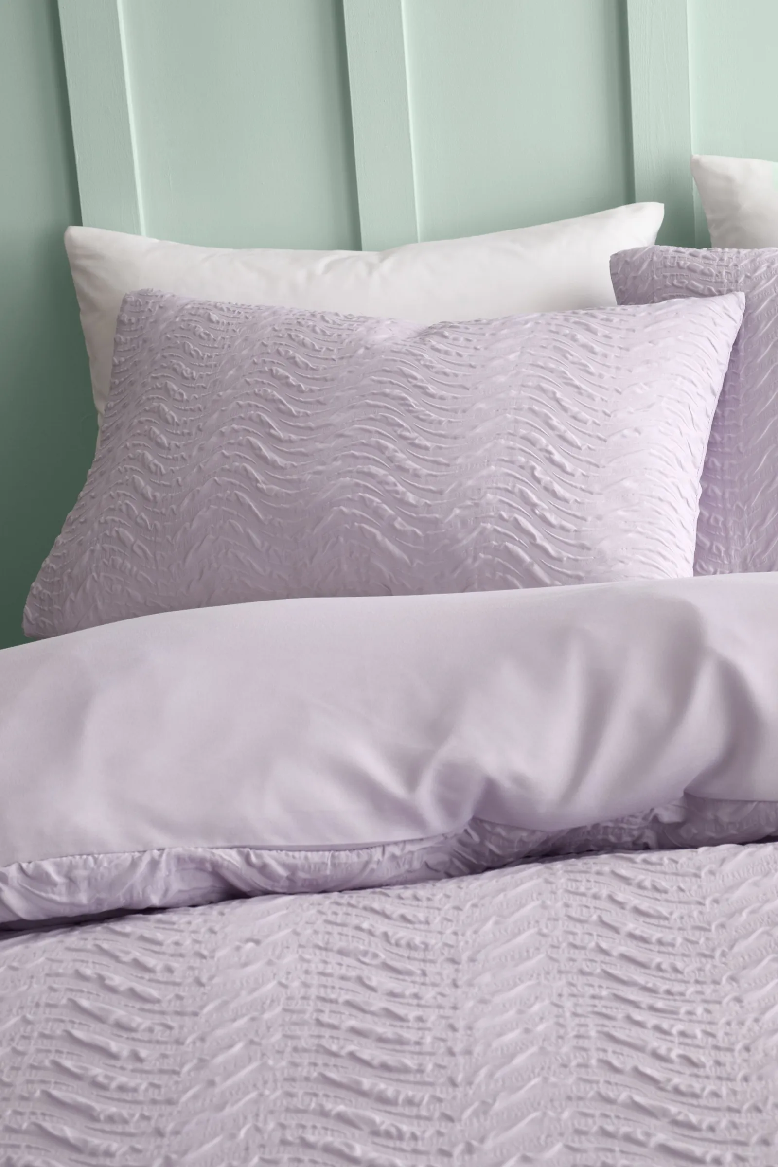 Catherine Lansfield 'Heatset Wave' Duvet Cover Set in Lilac 2