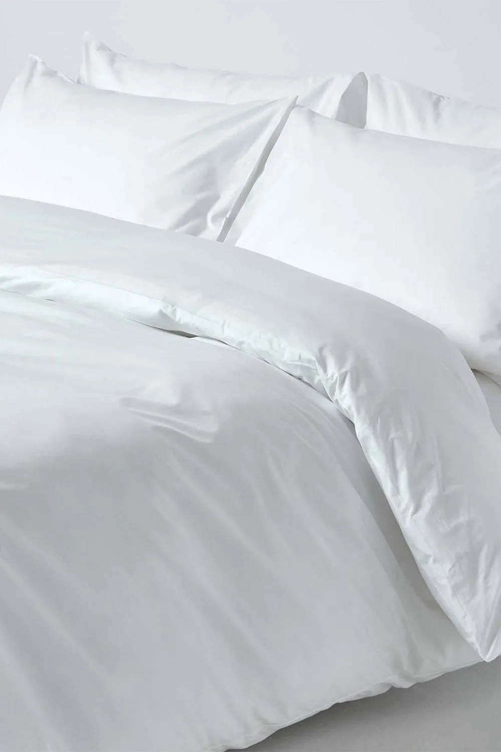 Homescapes Egyptian Cotton Duvet Cover with Pillowcase, 200 TC in White 1