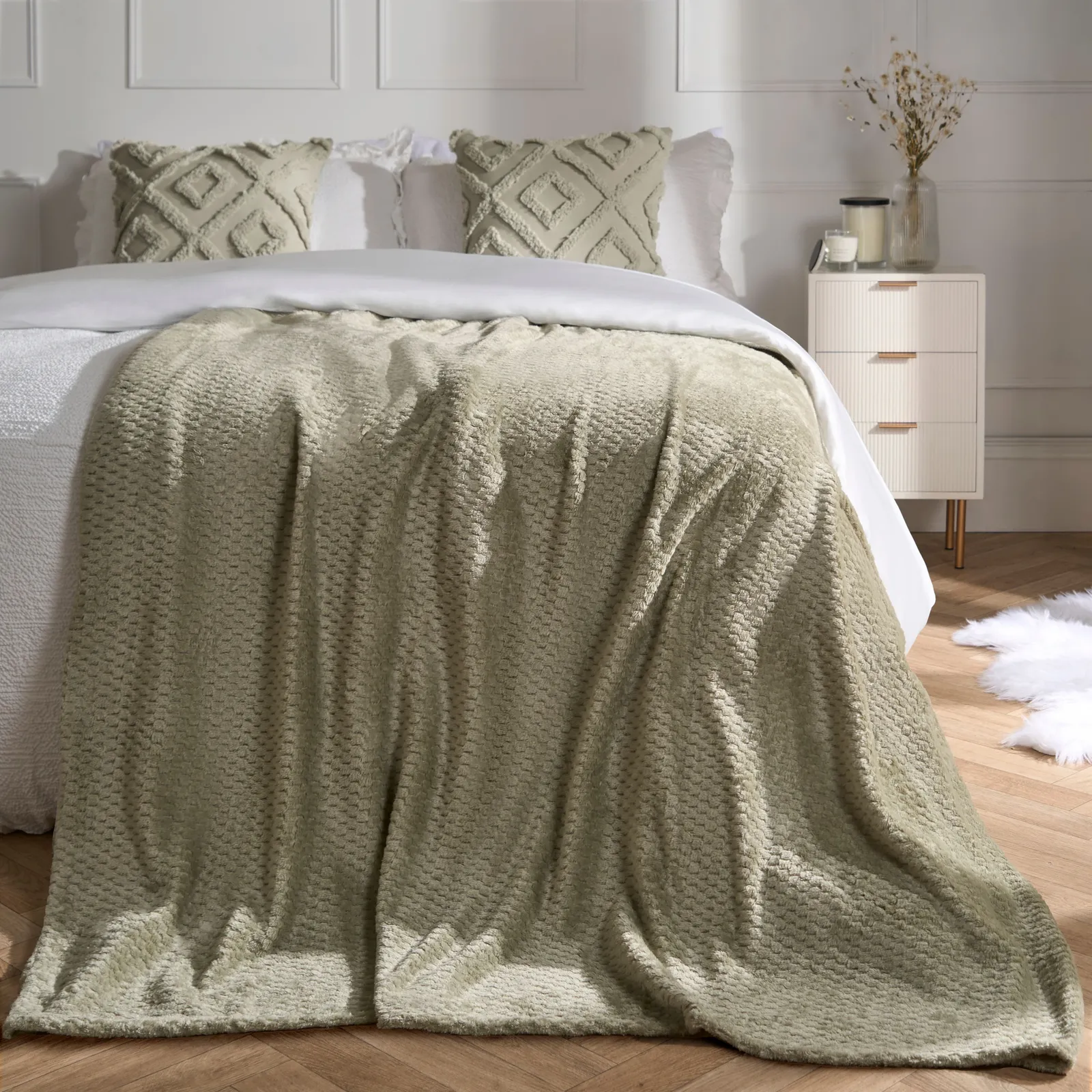 OHS Luxury Large Waffle Honeycomb Mink Warm Throw in Light Green