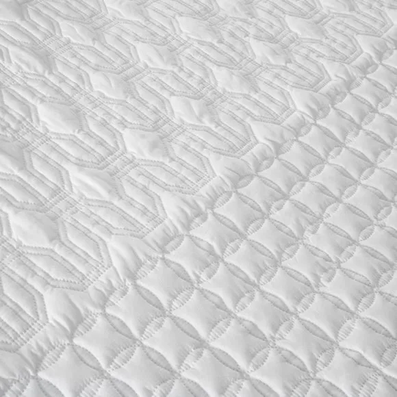 Billie White Bedspread 2
