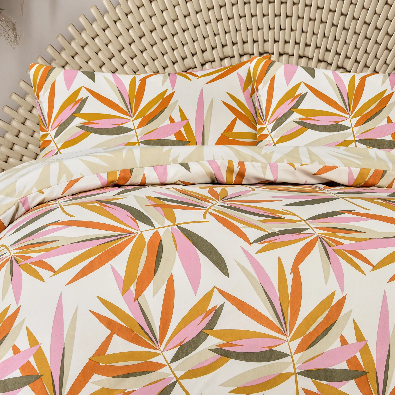 Smart Living Luxury Super Soft Reversible Bright Leaves Duvet Cover With Pillowcase in Natural 5