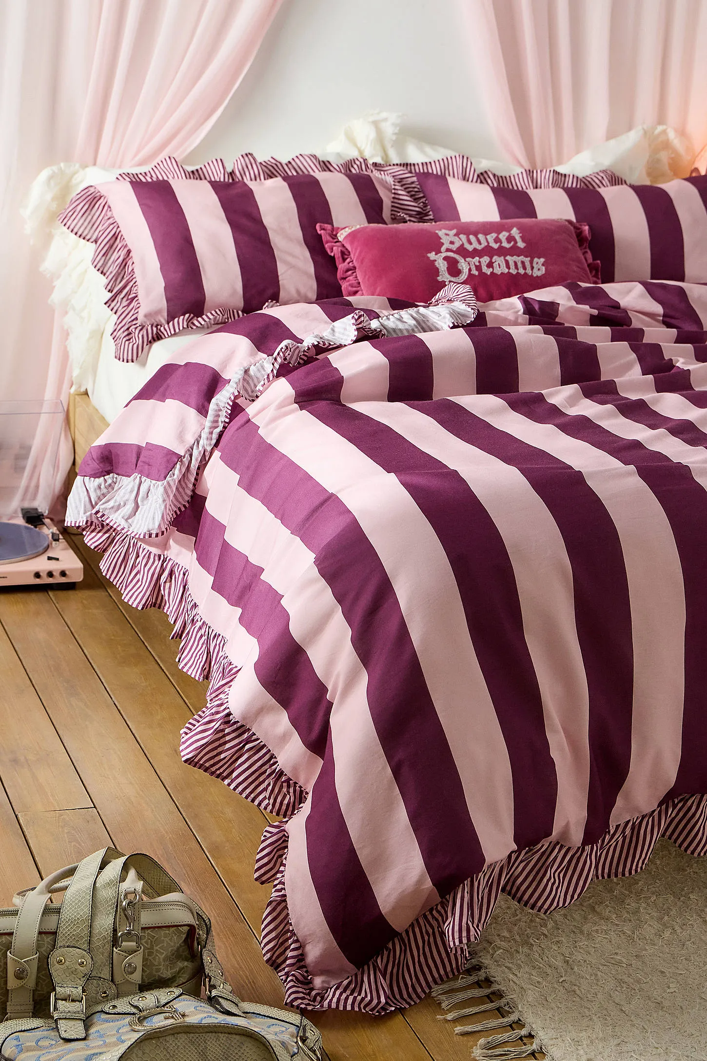 Stripe Ruffle Duvet Set - Berry 4