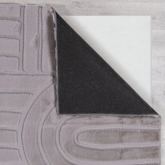 Supersoft Lush Geometric Faux Fur Arch Rug 3